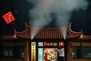悬疑片《三日降温》寒潮中的老城区街景